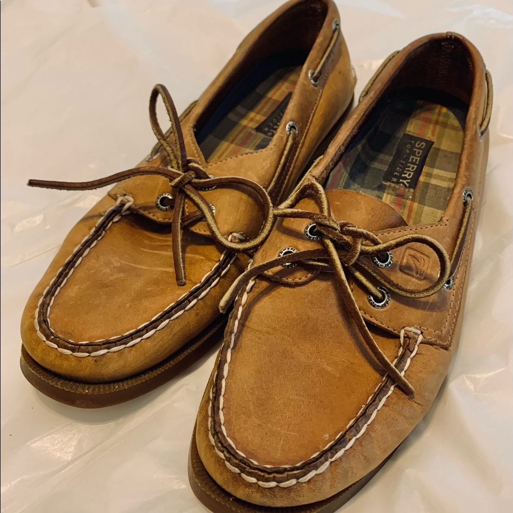 Sperry Women’s Boat Shoe. Tan/Brown Leather.